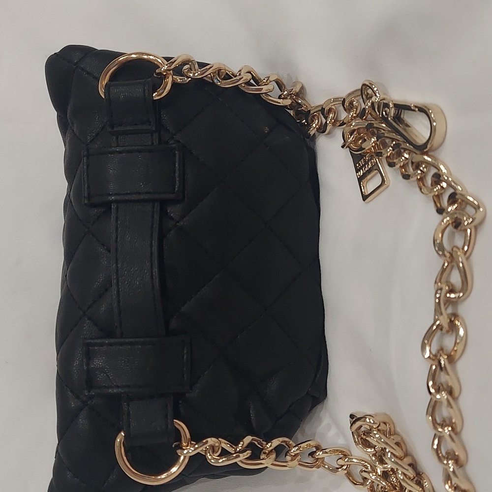 STEVE MADDEN Quilted Black Chain Belt Bag - Picture 4 of 5
